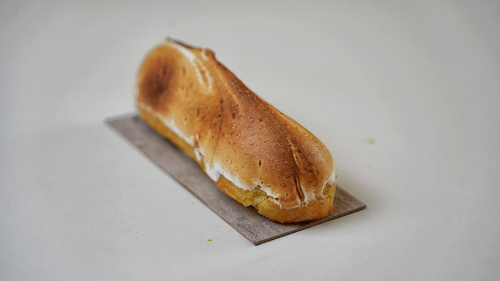 Lemon meringue eclaire
